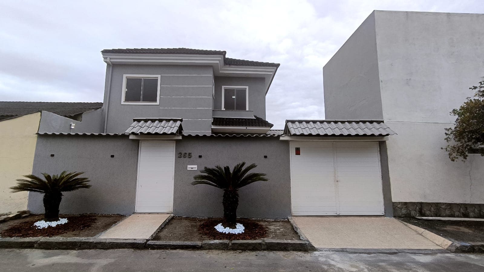 Casa com 2 suítes, área gourmet e 2 vagas próxima ao ParkShopping Campo Grande