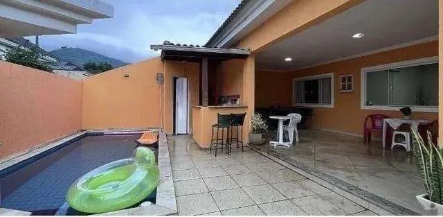 Casa em Vargem Grande — Horse Shoe