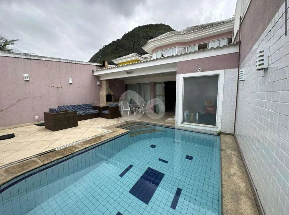Casa em Vargem Pequena