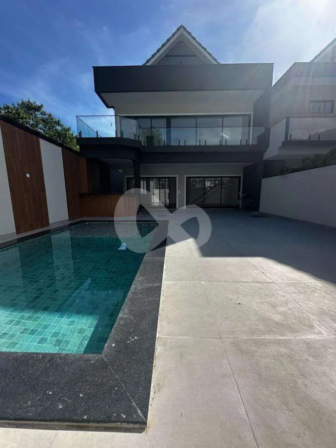 Casa em Vargem Pequena