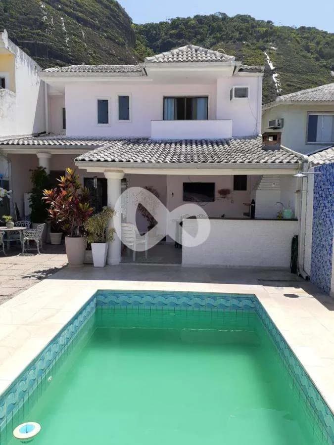 Casa em Vargem Pequena — Flamboyant