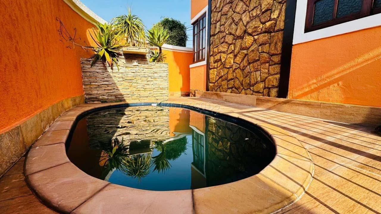 Casa em Vargem Pequena — Benvindo De Novaes