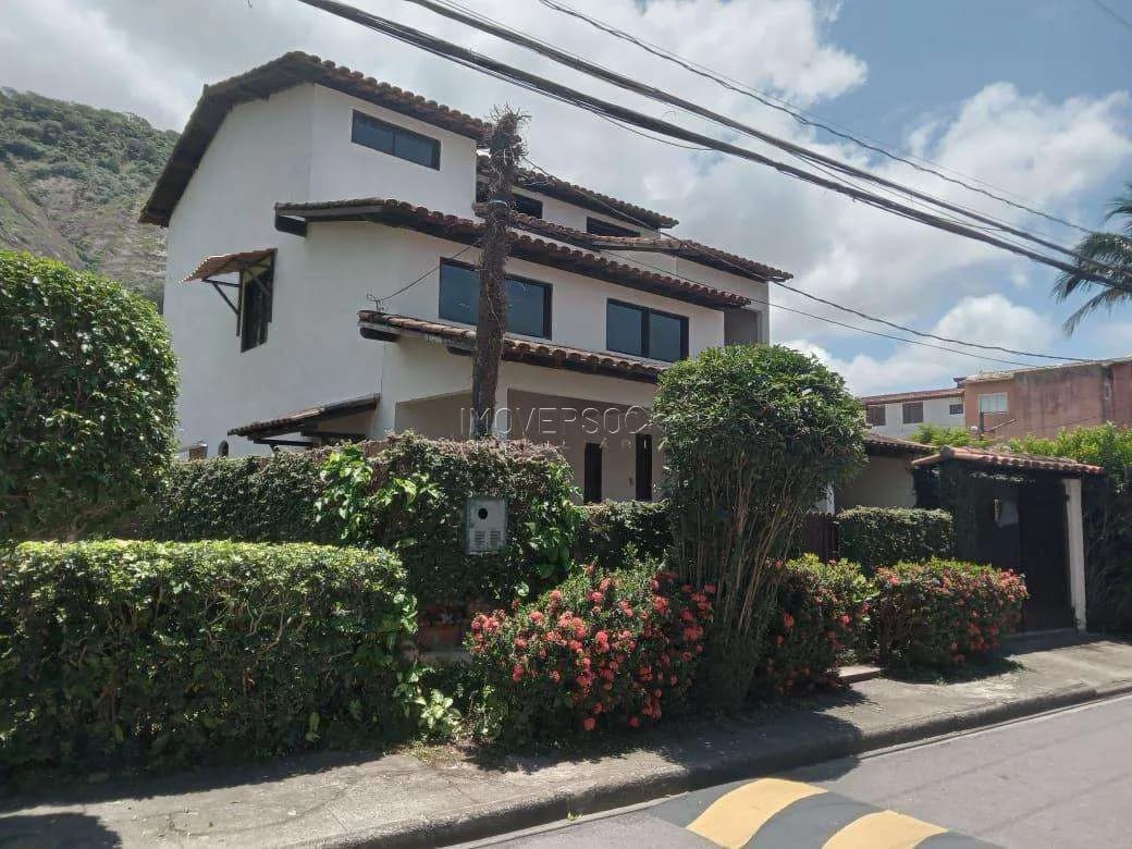 Casa em Vargem Pequena — Benvindo De Novaes