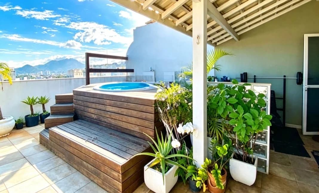 Cobertura para venda com 4 quartos em Recreio dos Bandeirantes com 160m²