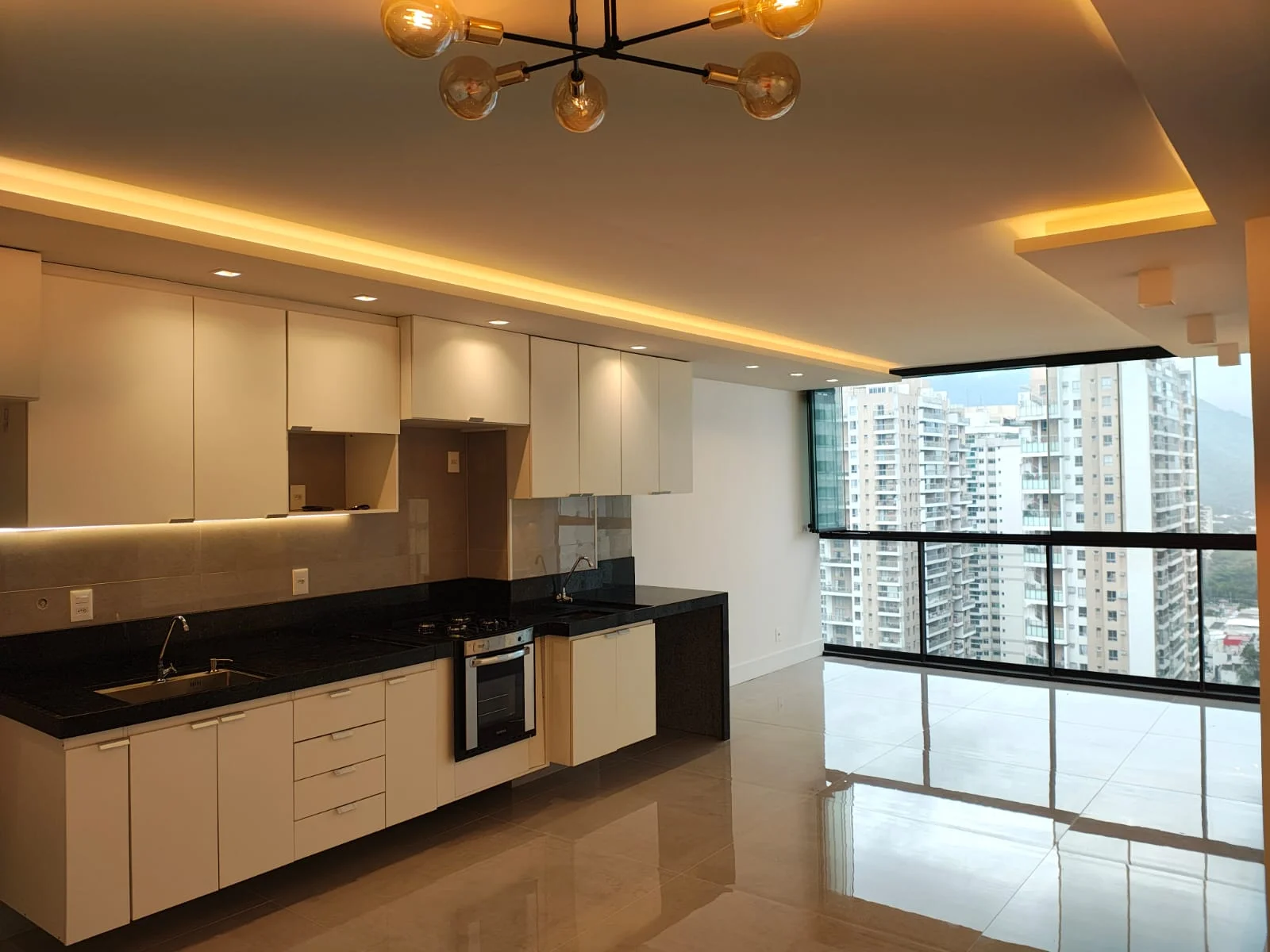 Apartamento para locação com 2 quartos em Recreio dos Bandeirantes com 82,59m²