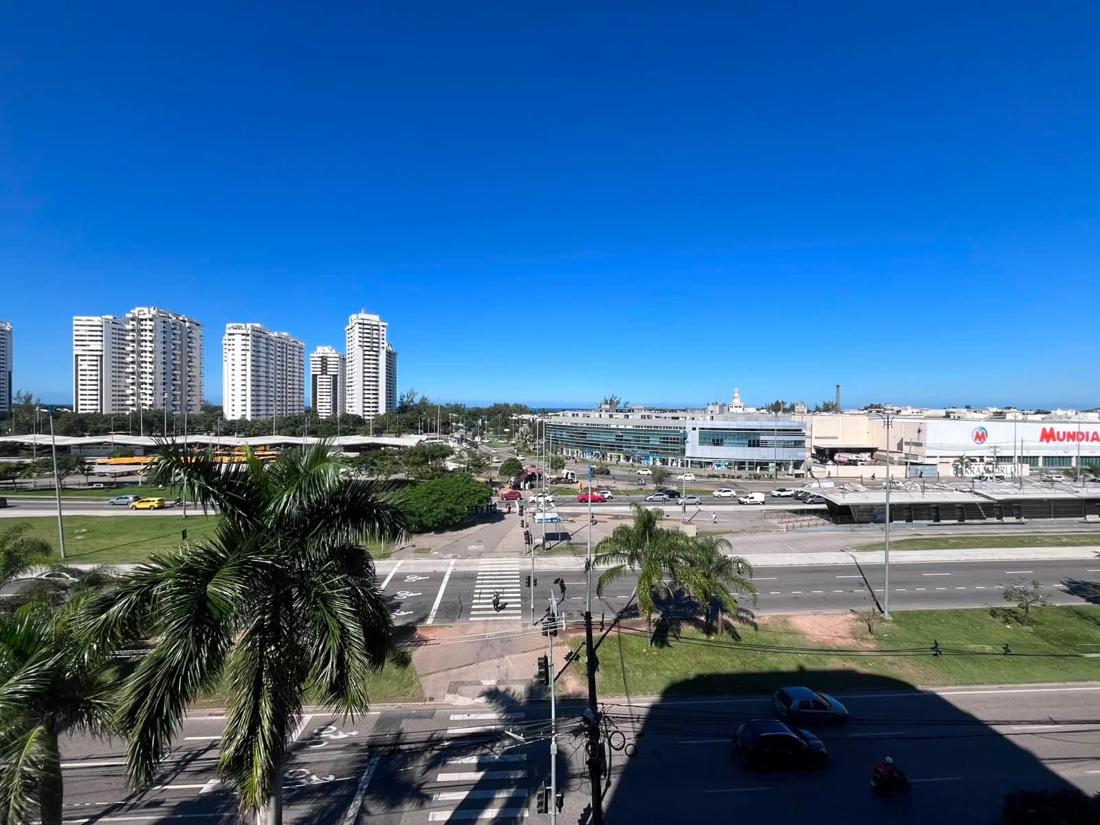 Apartamento com 3 quartos, sendo 2 suítes na Barra da Tijuca R$640.000